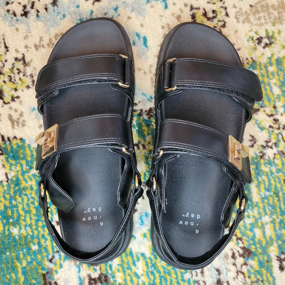 A New Day Jonie Gold Buckle Ankle Strap Mona Sandals, Size US 6.5 Womens‎